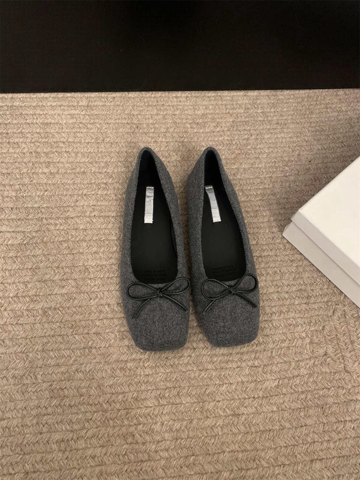 

Нежный вечерний ветерок мелкий рот маленькие одинарные туфли 2024 весна и осень зима бант мягкая подошва квадратный носок шапочки туфли леди 40 темно-серого