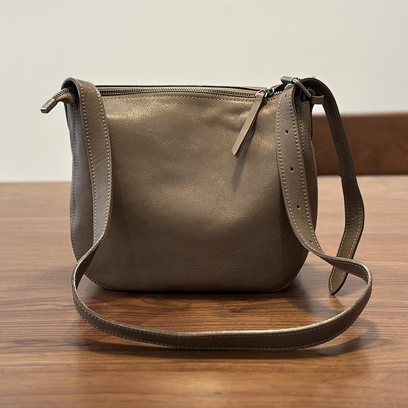 Japanischepflanzlich gegerbte Leder Crossbody-Tasche für Damen - Lässiger Stil Schulter-Handtasche, Echtes Leder, Hochwertiges Eimerdesign (Modell 2025).
