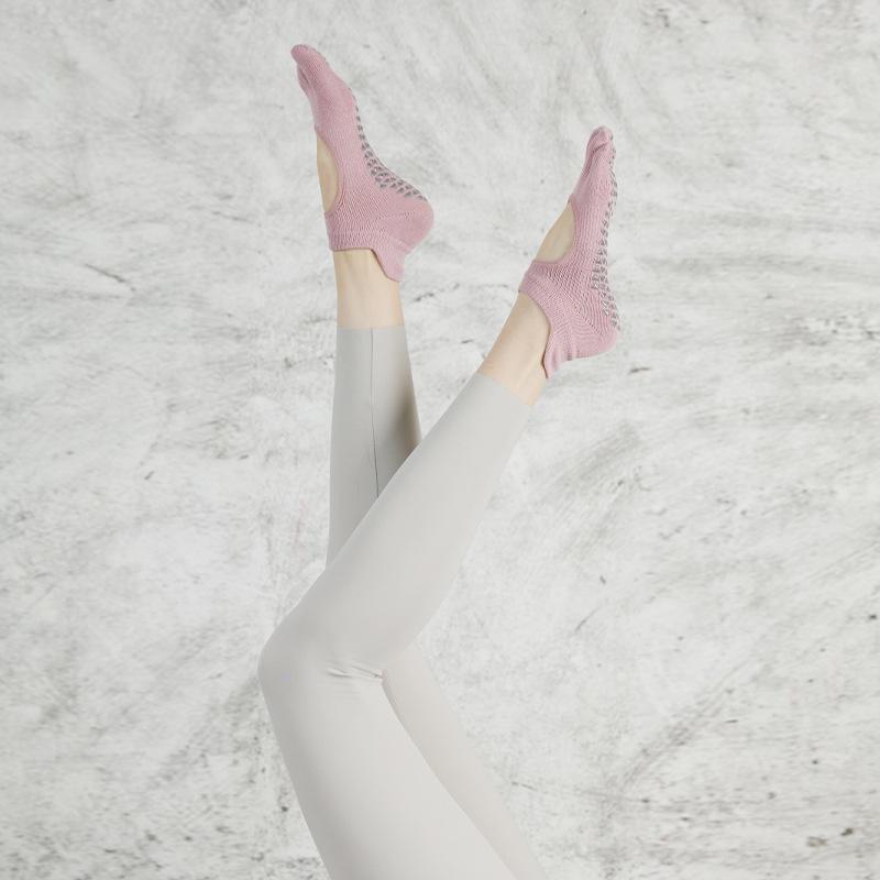 Women's Non-Slip Split Toe Yoga & Pilates Socks - Sweat-Absorbent Cotton, Fall/Winter