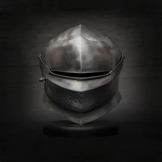 Close Helmet with Sparrow’s Beak Visor 16th Century Knight Armor Gothic Medieval Helmet with Stand  SCA LARP Reenactment Gear Steel Helmet Gift