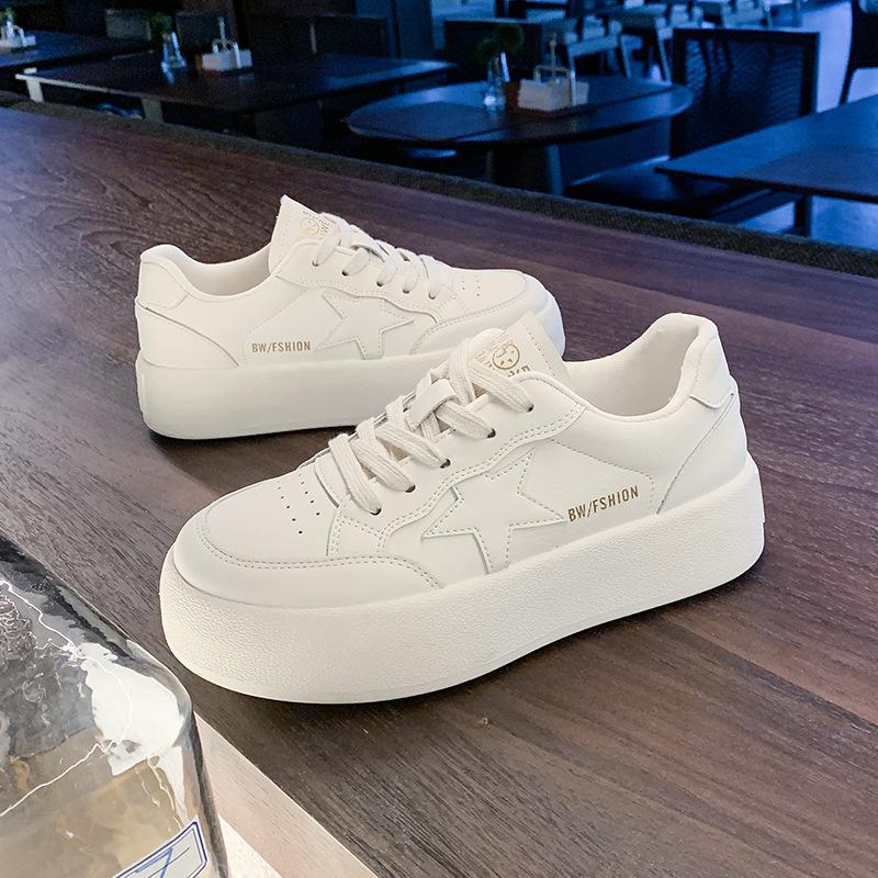 Platform white shoes women's 2025 spring new versatile foot small sports shoes lightweight casual star board shoes