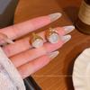 French Retro Port Pearl Ear Buckle Women's Light Luxury Temperament High-end Earrings Fashion Commuter Earrings Wholesale