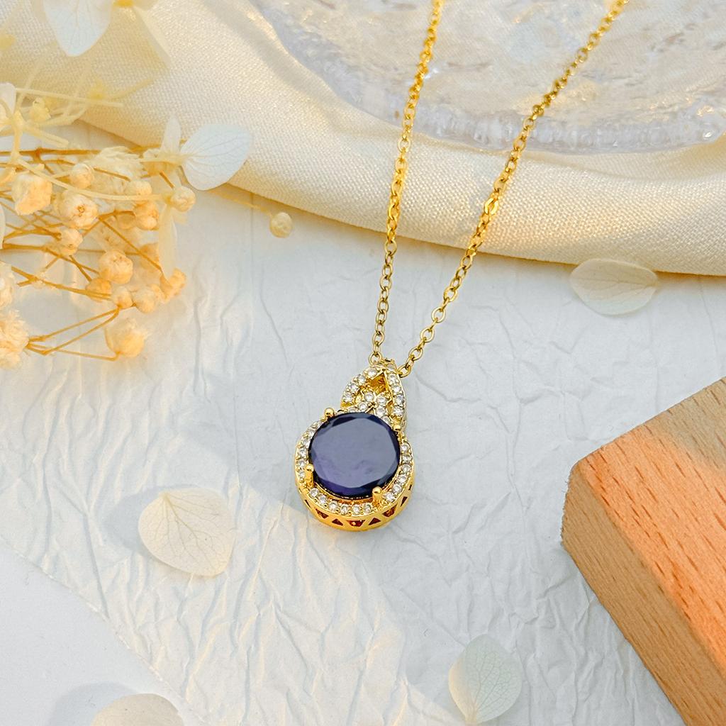 New Color Version of The Lucky Lotus Charm Necklace As A Decorative Accessory for Women in Light Luxury Style, Collar Chain