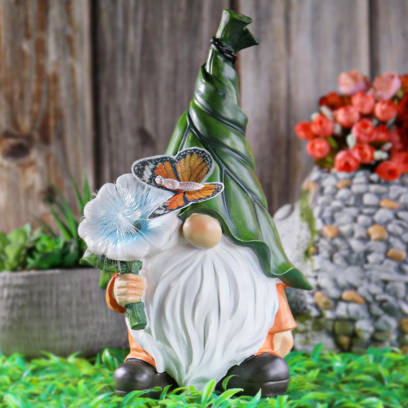 Garden Courtyard Decorative Figurines, Outdoor Plush Gnomes, Solar Powered Watering Fairy Lights, Resin Craft Ornaments