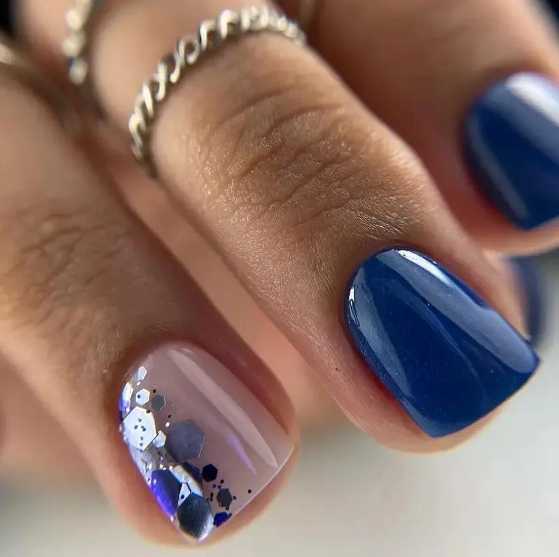 

24-Piece Blue Glitter Removable Nail Patches: Gentle Wearable False Nails Extension Yellow Jelly Glue + File (Temu/Tiktok platform)
