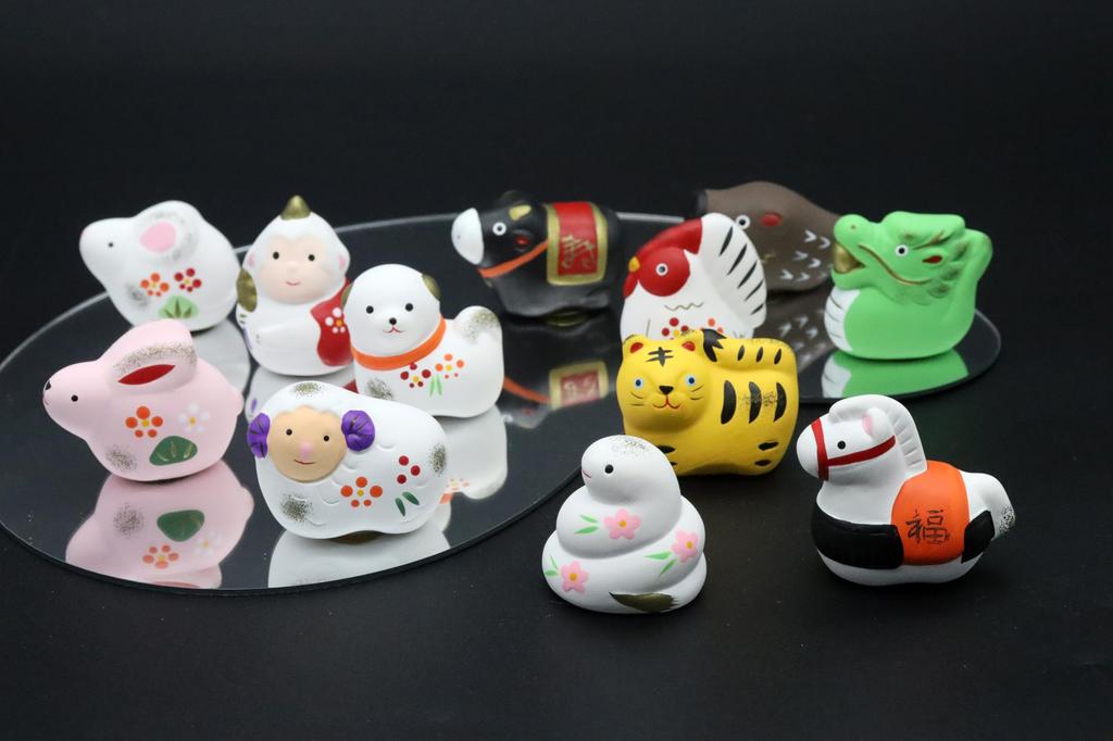 Cute Miniature Glass Display Set of the 12 Chinese Zodiac Animals, Perfect for Year-round Use.