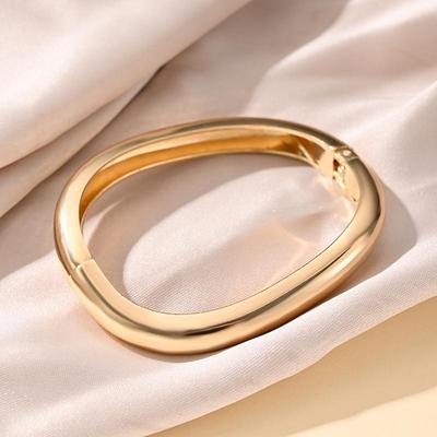 Popular Cross-Border Alloy Pleated Bracelet: Unique Elliptic Curve Design, Bold Fashion Statement
