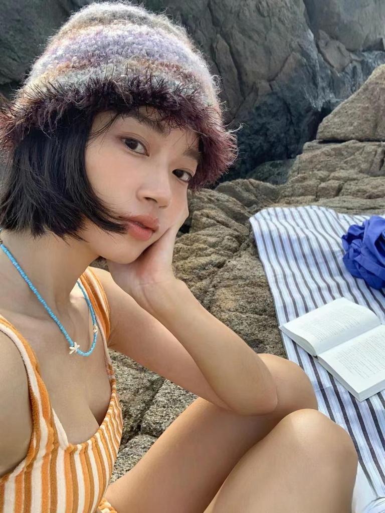 Gestreiftes Bikini-Westen-Set im koreanischen Stil - Niedliche & trendige Bademode für Thermalurlaube