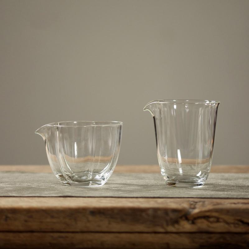 Thickened Glass Fair Cup High Temperature Resistant Transparent Fair Cup Flower Shape Even Cup Japanese Style Tea Divider