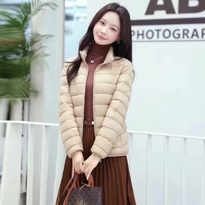 

тонкая хлопковая одежда женская короткая приталенная с воротником-стойкой маленькая хлопковая куртка однотонная универсальная и тонкая хлопковая куртка L-80-50 kg хаки