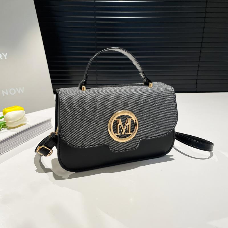 

Today s popular small square bag spring new fashion retro messenger bag handbag beautiful versatile bag чорний