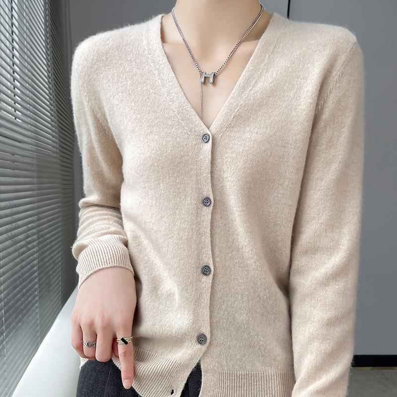 Autumn/Winter 2023 Women's Pure Wool Knit Cardigan Coat with V-Neck and Long Sleeves.