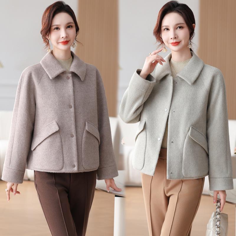 Mom's Elegant Lapel Wool Coat: 2026 Autumn/Winter Short Style for Middle-Aged Women