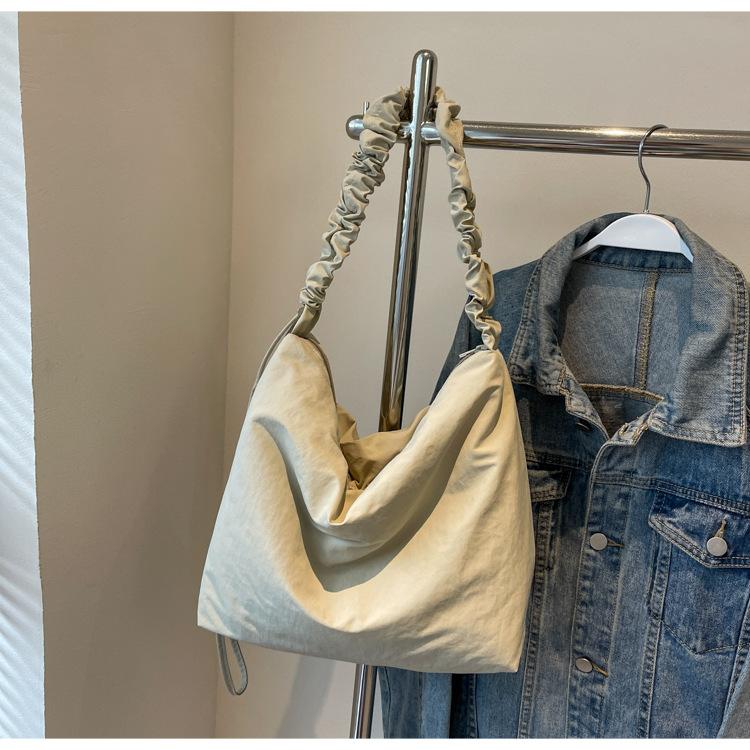 Damen-Umhängetasche aus Nylon mit großem Fassungsvermögen, Messenger-Tasche im lässigen Stil für Studenten und Pendler, Freizeit-Tragetasche