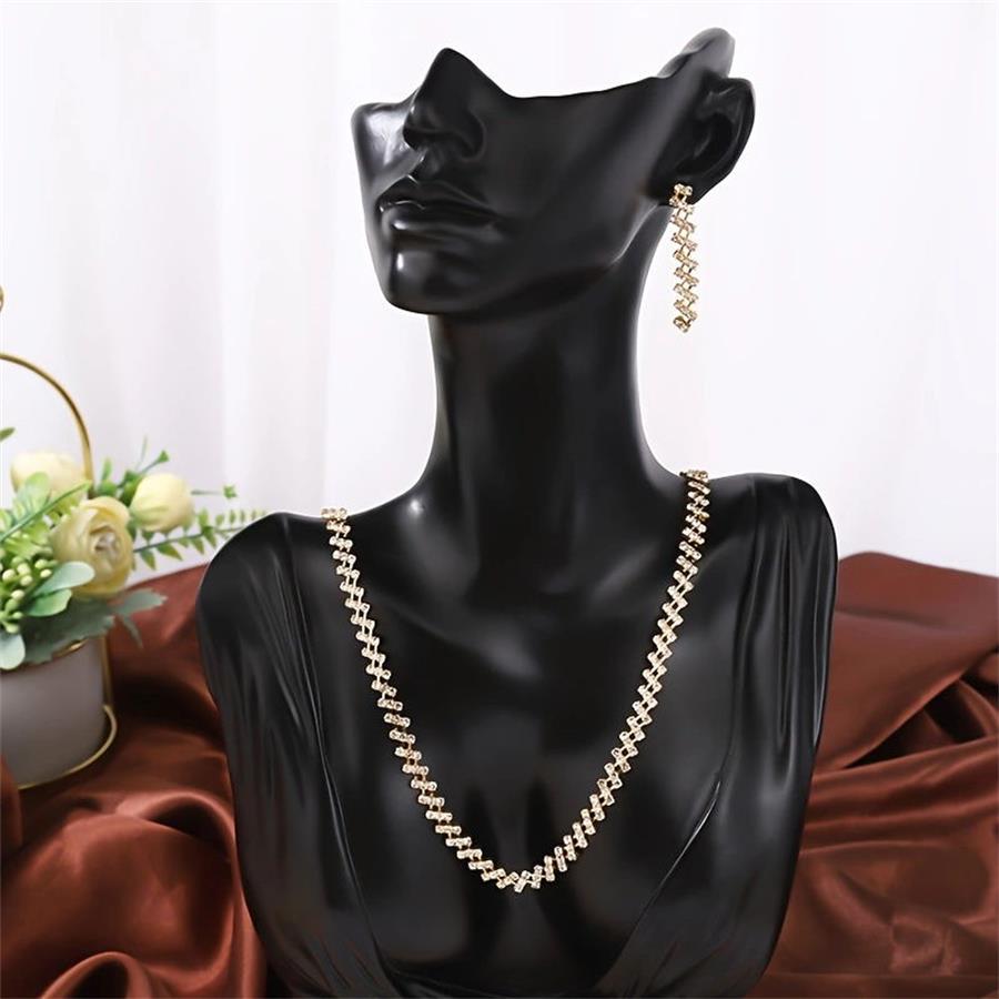 

Super Luxury Claw Chain Necklace Earrings Set Dress Wedding Dress Versatile Accessories золотой