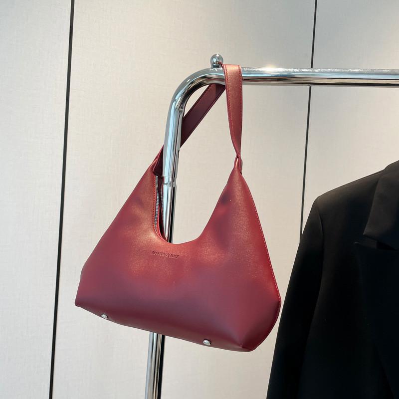 

Chic Black Casual Shoulder Bag For Women Stylish Small Crossbody Handbag червоний