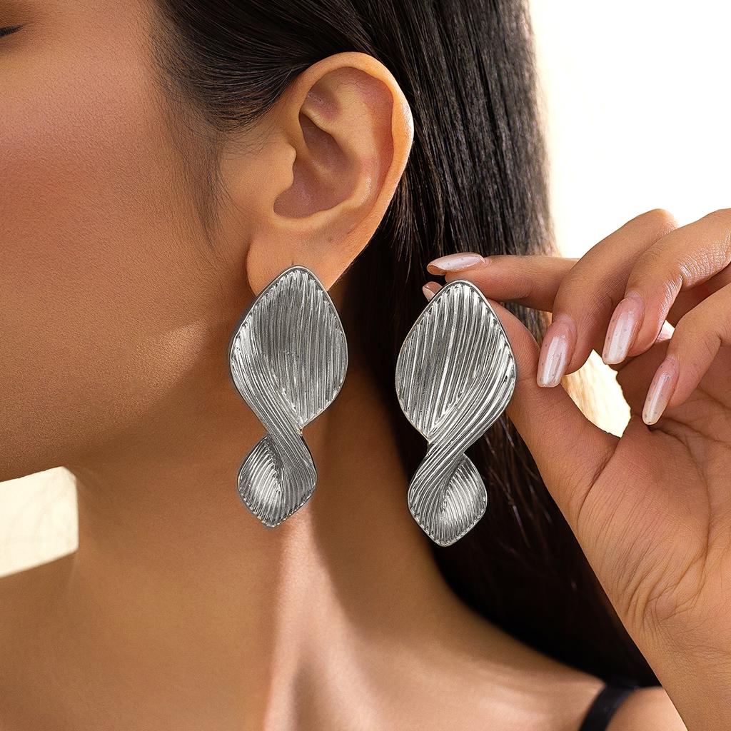Ingemark 3 Styles Elegant Vintage Gold Color Stripe Stud Earrings Women Hyperbole Geometric Piercing Earrings Classic Jewelry