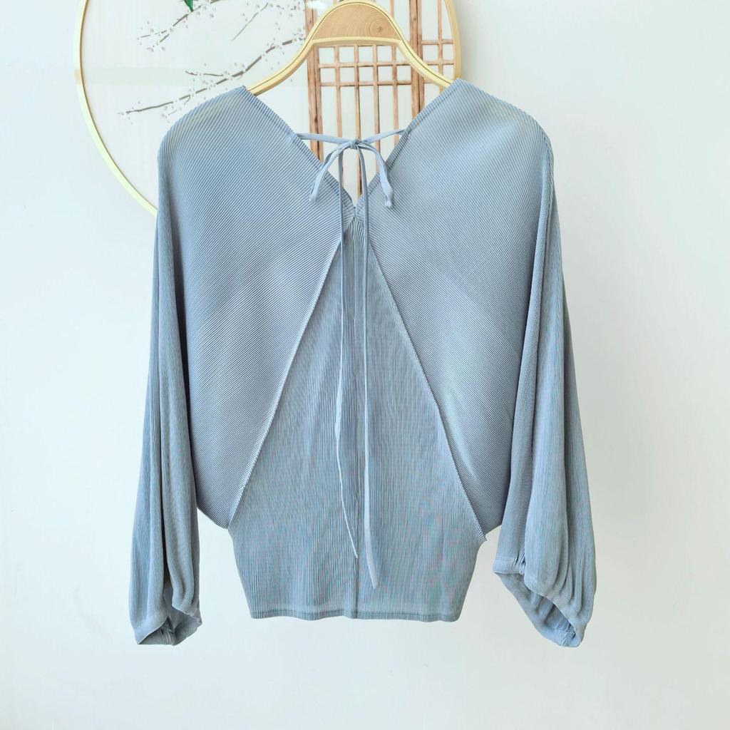 2026 Spring Miyake High-End Pleated Light Luxury Batwing Sleeve Slimming Top