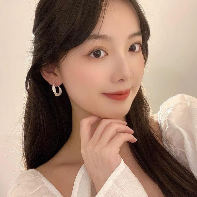 New Fashion Lavender Purple Earrings for Woman Metal Golden Twisted Art Line Purple Stud Earrings Gift Jewelry