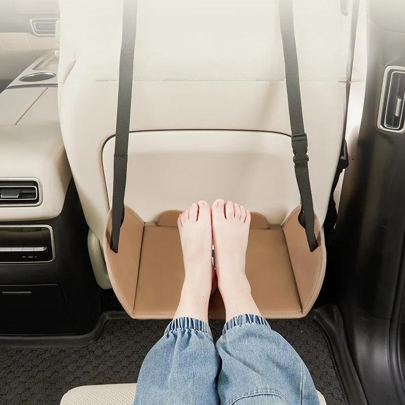 Cute Bear Design Portable Car Back Seat Foot Rest, Adjustable Straps Vehicle Footstool for Business and Travel Comfort
