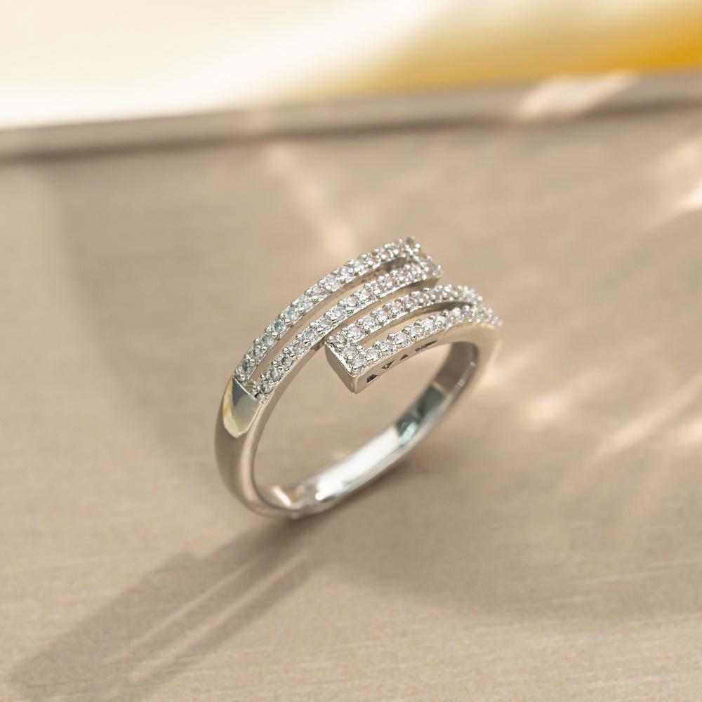 Korean Version of Light Luxury Design Full Diamond Inlaid Zircon Ring Women's Opening Adjustable Ring Internet Celebrity Fashion Accessories