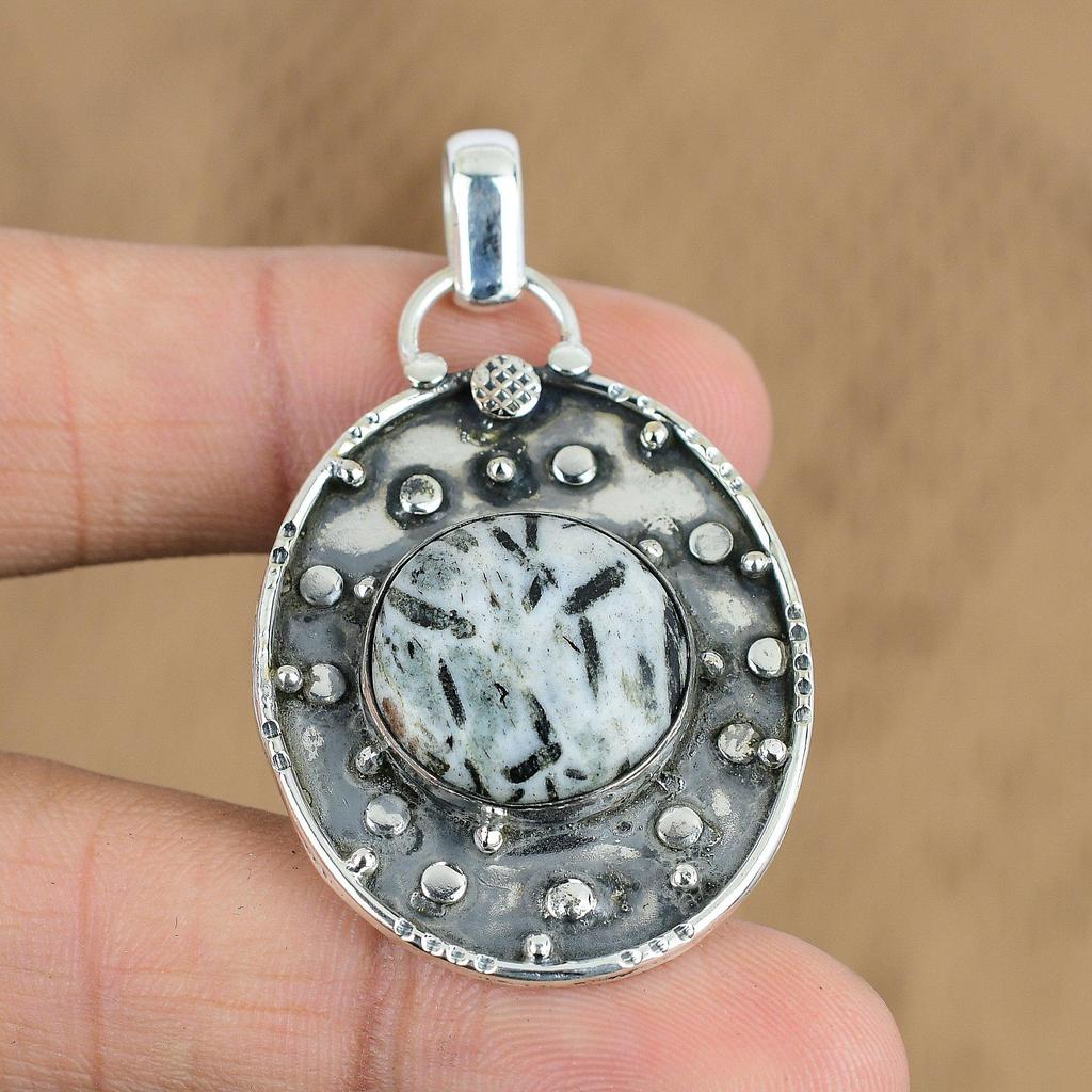 Gift For Women Jewelry Pendant 925 Sterling Silver Natural Hornblende Gemstone