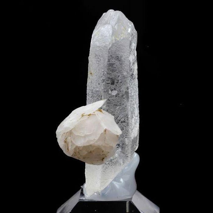 Pierres et Minéraux. Calcite + Quartz. 133.0 ct. Chine.