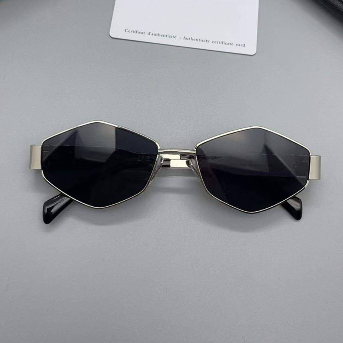 

Солнцезащитные очки Diamond с тем же стилем Joker Солнцезащитные очки Metal Box Polygon Солнцезащитные очки Женские серебряный серый