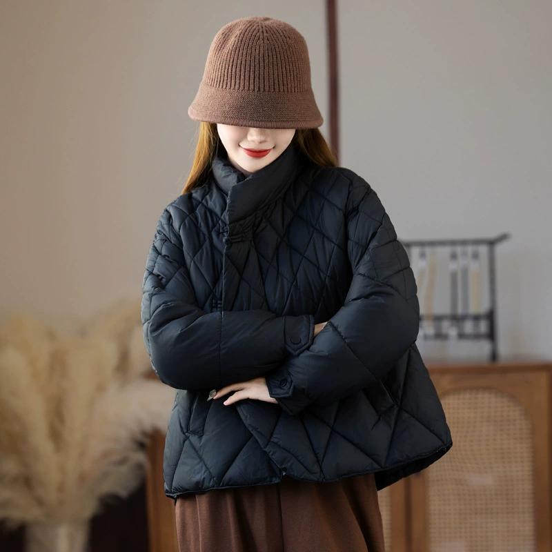 

Ромбовидная стеганая куртка женская короткая зимняя этнический стиль серия стойка воротник толстая стеганая куртка XXL