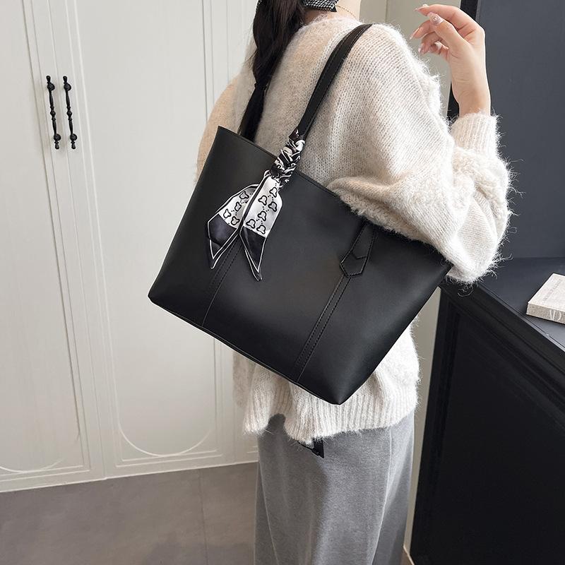 Bags Women's Tote Bags Large Capacity Autumn and Winter Versatile 2025 New Retro Casual Texture Single Shoulder Class Commuter Bag