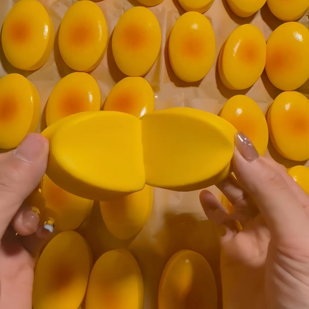 1 STuks Squishy Kaastaart Brood Stressverlichtend Speelgoed Langzaam Rijzend Zacht Knijp Fidget Speelgoed voor Volwassenen Sensorisch Brood Knijpspeeltjes geel