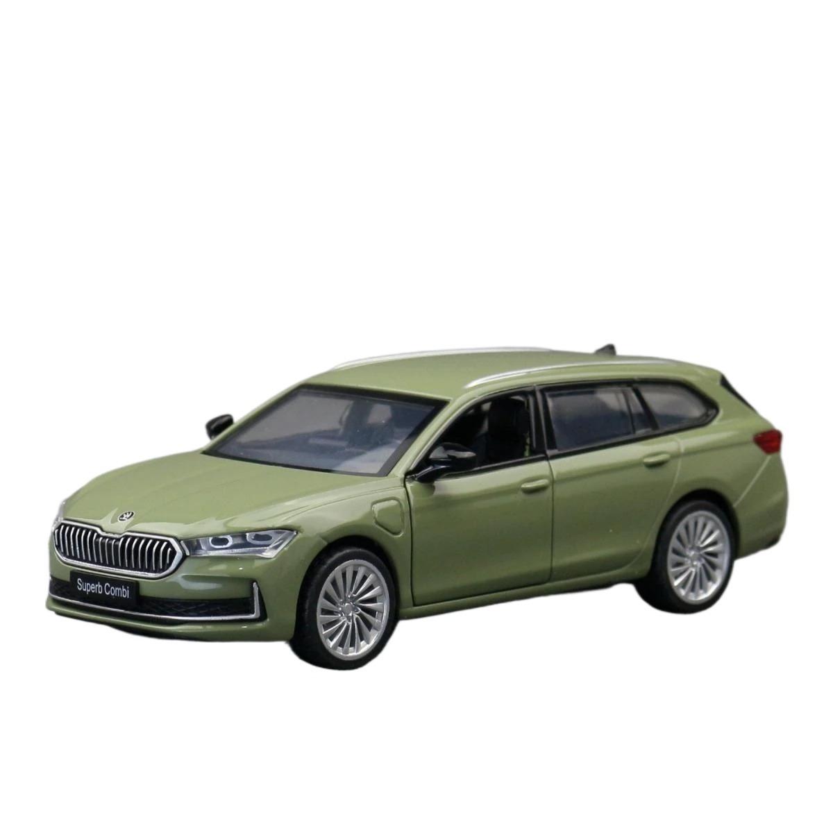 

Масштаб 1/35 Skoda Superb Combi Седан Модель игрушечной машины MSZ Литой металлический миниатюрный Оттягивающийся Звук и свет Коллекция Подарок для детей Мальчик зелёный
