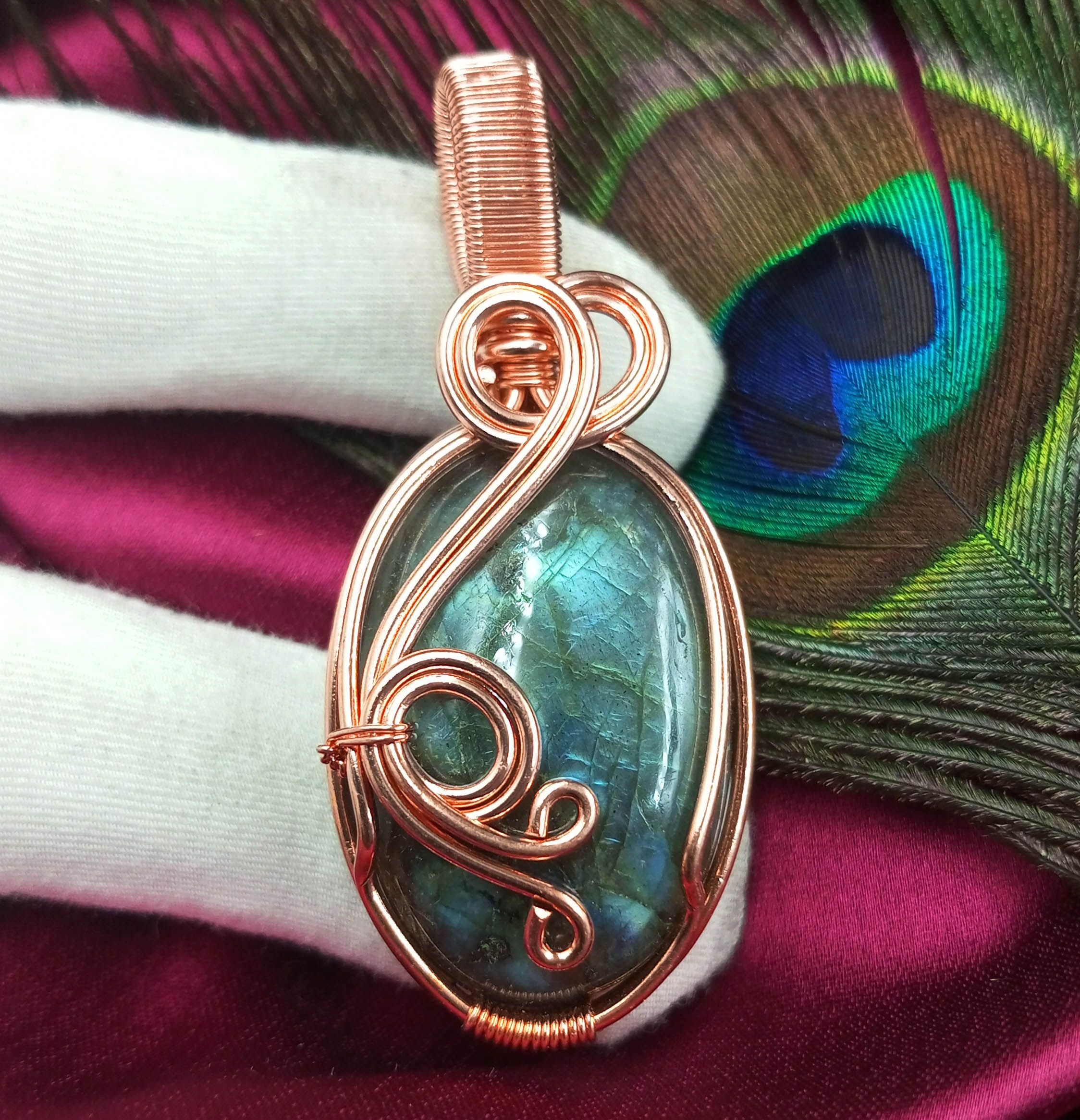 

Подвеска из медной проволоки ручной работы с лабрадоритом HCWP-W36