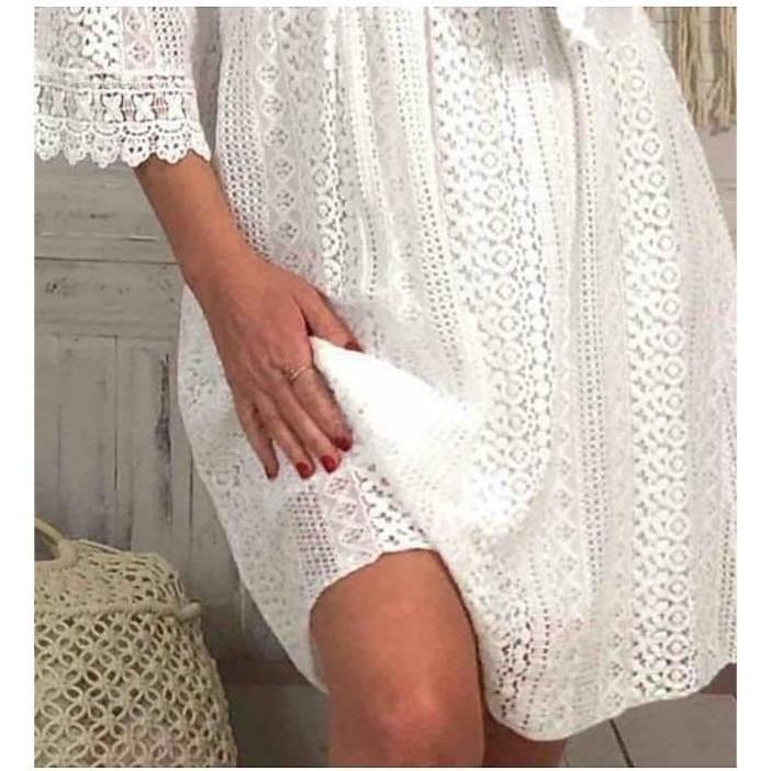 Spitzen-Abendkleid mit V-Ausschnitt und ausgestellten Ärmeln für Frühling 2023