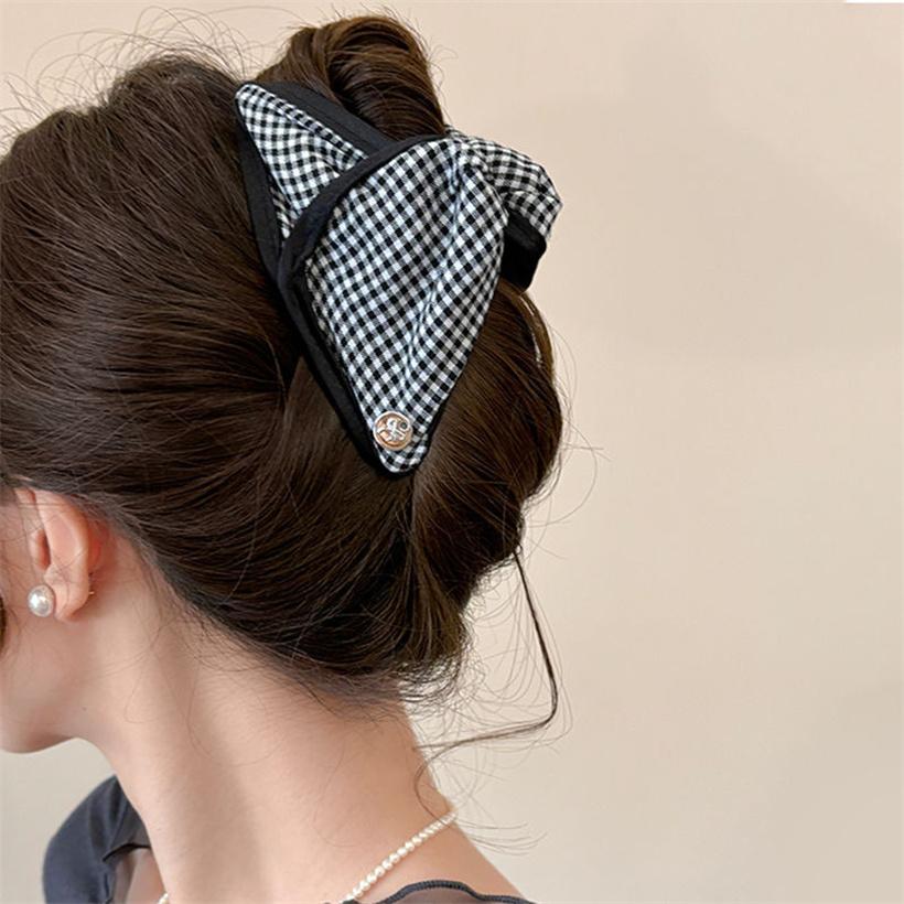 Large Rhinestones Bow Hair Claw Crab Elegant Pearls Hairpins Women Girls Sweet Hair Ornament Hair Clips Fashion Hair Accessories