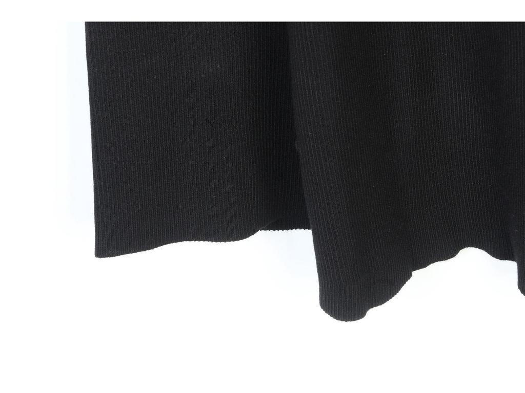 2025 Early Spring French Style Black Slimming Knitted Dress with Round Neck & Short Sleeves