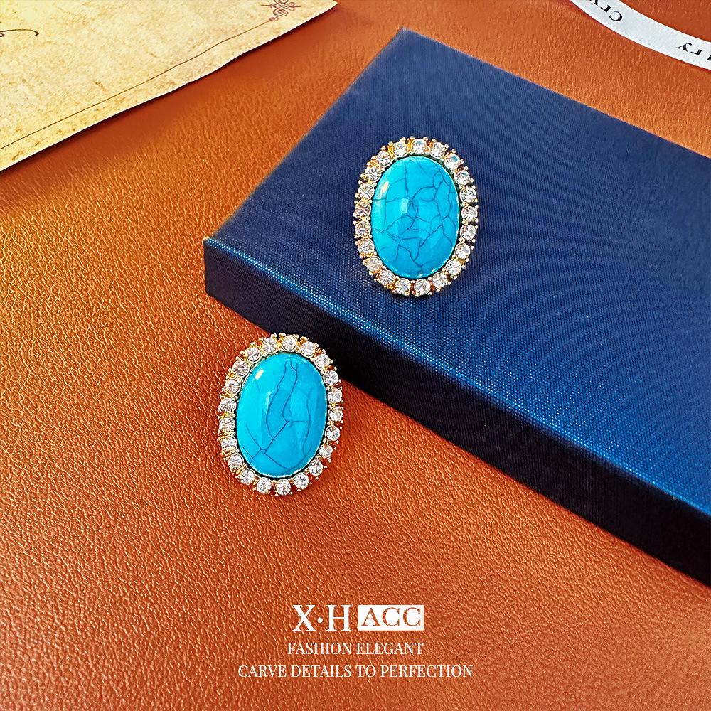 Vintage Bow Earrings: Timeless, High-End Retro Fashion Accessory