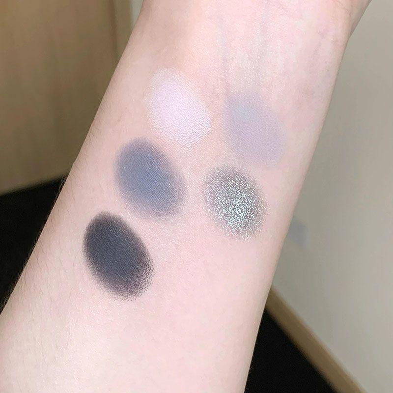 Korean Five-color Eyeshadow & Blush Palette, Pearlescent Matte Bright Ground Color, Smoky Black & White, Cement Grey, Portable