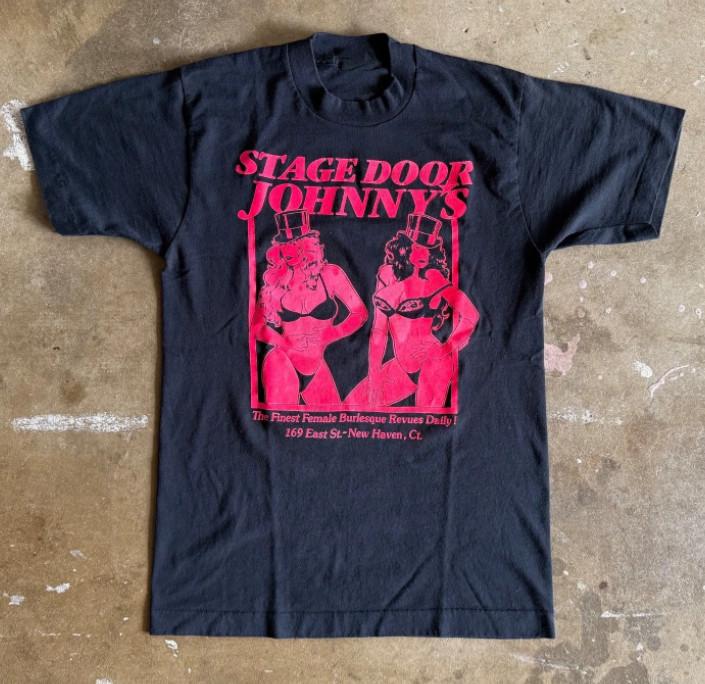 

80s VINTAGE STAGE DOOR JOHNNY S STRIP CLUB T-SHIRT SZ S NEW HAVEN, CT DIVE BAR 4XL