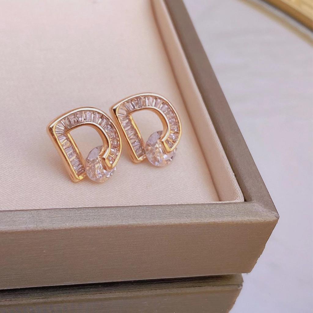 Star light point D letter diamond earrings niche design sense unique exquisite light luxury temperament versatile stud earrings