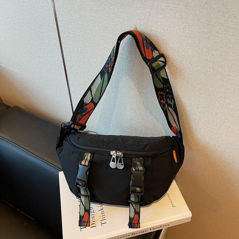Popular Breast Bag Women's New Fashion Sports Lightweight Messenger Bag Casual Versatile Shoulder Bag
