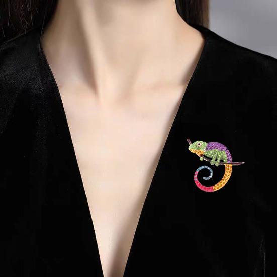 Brooch Versatile Lizard Gecko Pin Sparkling Rhinestones Inlaid Glossy Fade-Resistant Finish Badge Sweaters Scarves Handbags Hats