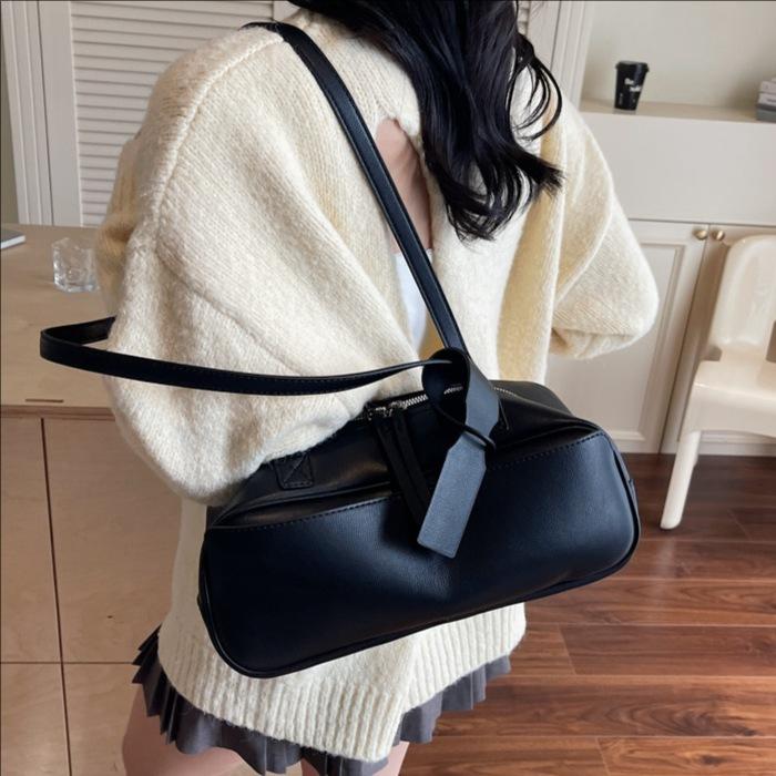 New Versatile Women's Bag Large Capacity Handbag Commuter Shoulder Bag