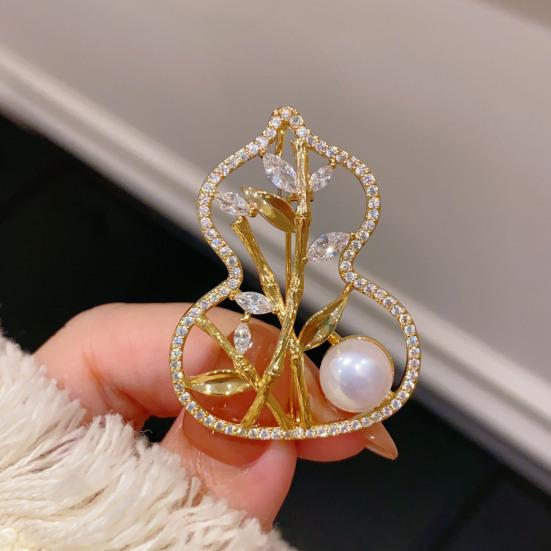 Women Brooch Sparkling Rhinestone Imitation Pearl Inlaid Gourd Shape Anti-Exposure Buckle Suits Sweaters Cheongsam Badge Outfit Accessory