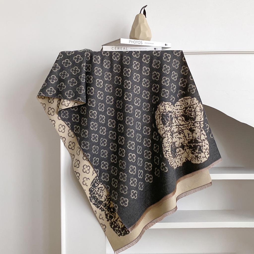 Luxury Brand Elegance Two-Sided Print Scarves Soft Warm Fringe Pashmina Shawl Winter Outdoor Coldproof Windproof Blanket Scarf