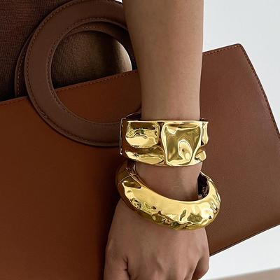 Bracciale a molla in lega irregolare di alta qualità: Moda europea e americana