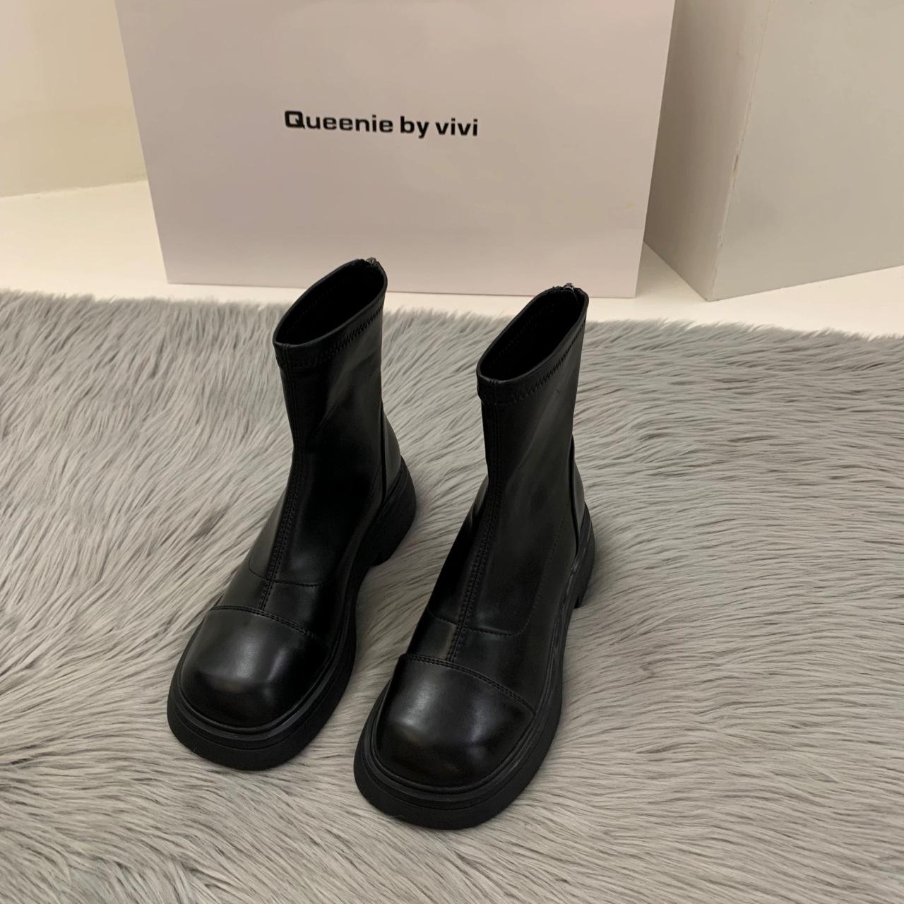 

Узкие белые ботинки Martin на толстой подошве Женские ботинки Французские маленькие босоножки Хаки Короткие ботинки Весенние одинарные ботинки 40 чёрный