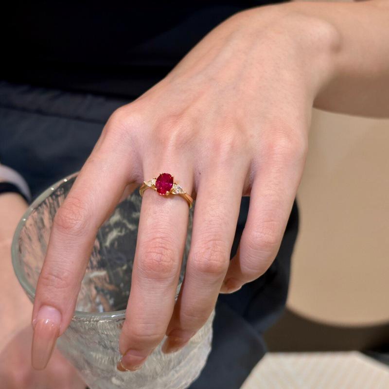 French Retro Ruby Red Diamond Ring - Women's Exquisite Index Finger Accessory, Light Luxury Style
