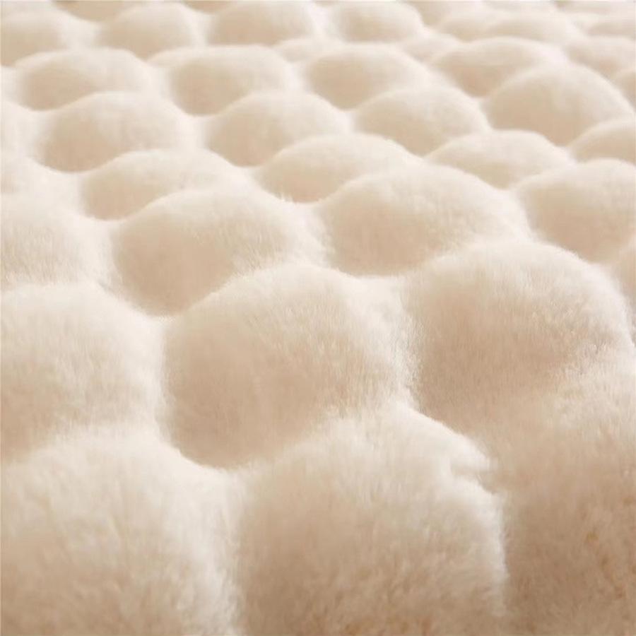 Luxurious Double-Layer Rabbit Fur Blanket: Otter-Soft Plush, Versatile Sofa Throw