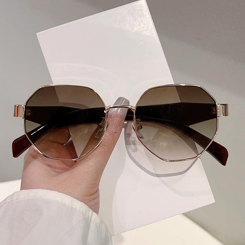 Personalized modern polygonal metal fashion sunglasses casual versatile travel street photo sunscreen sunglasses
